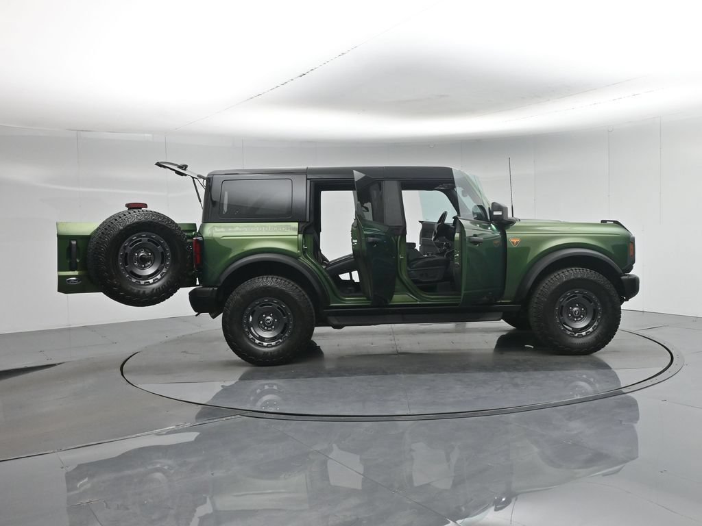 Certified 2025 Ford Bronco Badlands AWD/4WD image 3