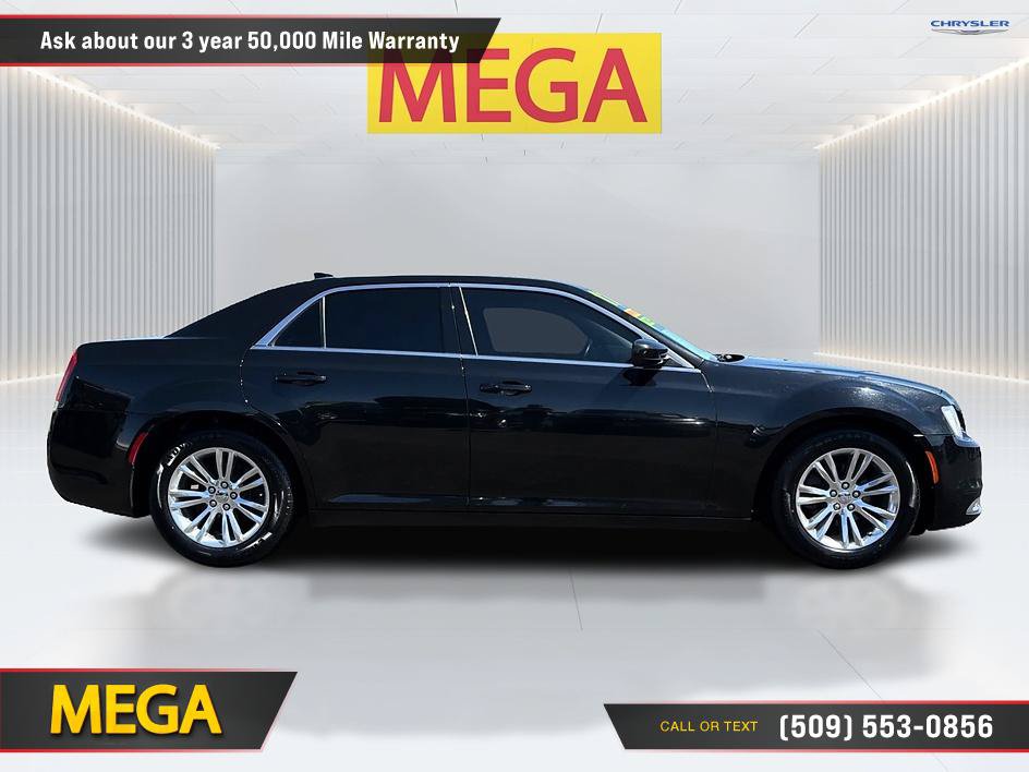 Used 2017 Chrysler 300 Limited w/ Value Package RWD image 5