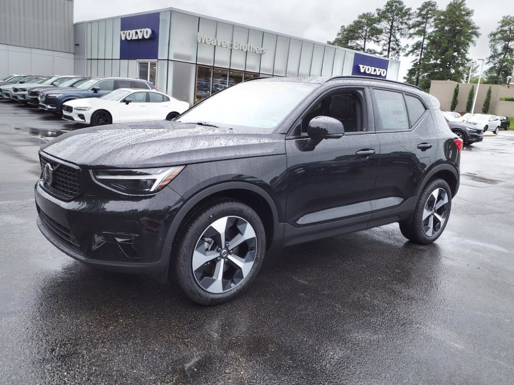 New 2025 Volvo XC40 B5 Plus w/ Climate Package image 9