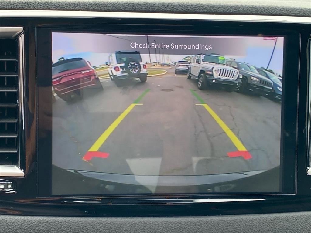 Used 2026 Chrysler Pacifica Select FWD image 15