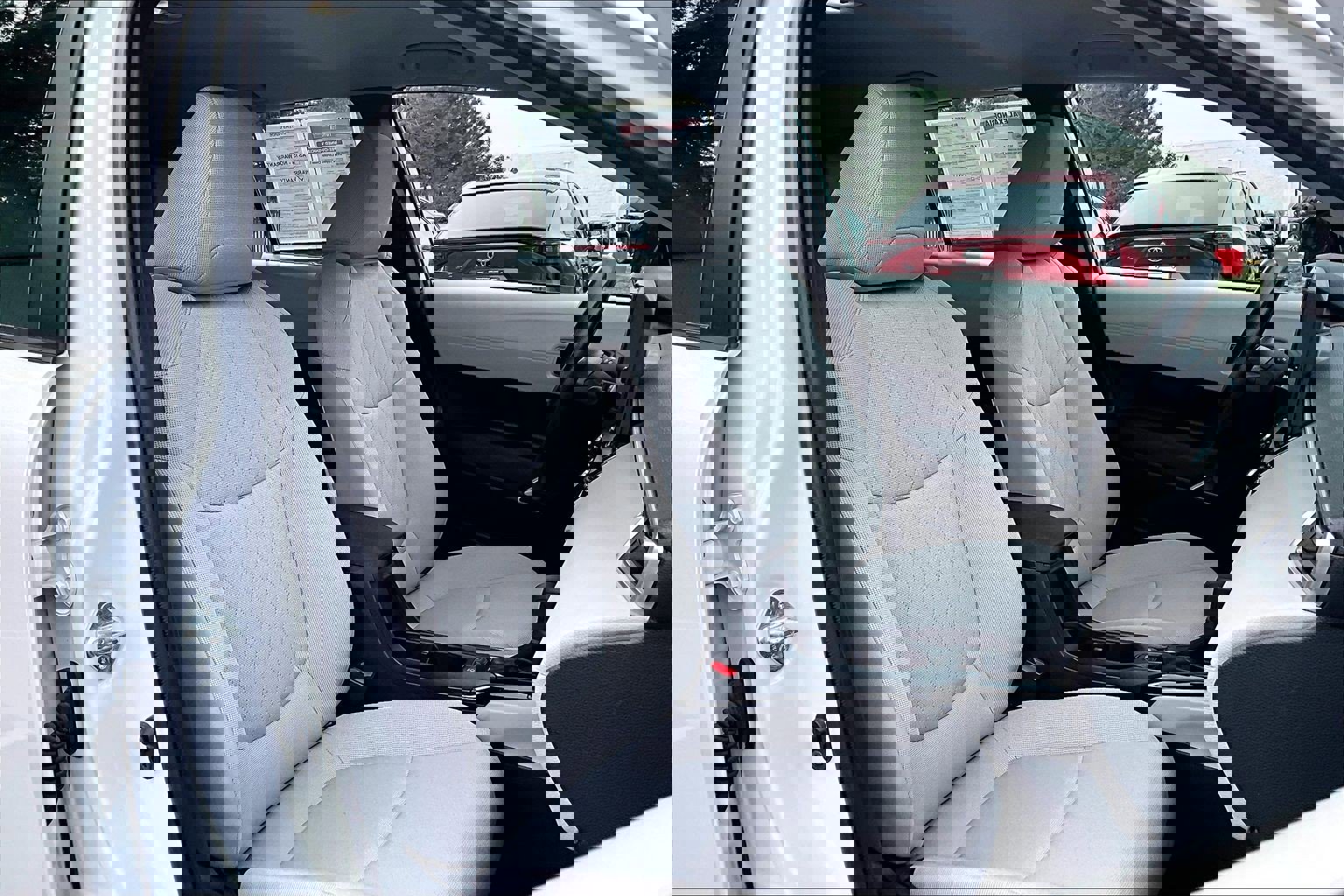 Used 2024 Toyota Corolla Cross L image 7