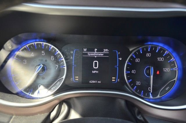 Used 2023 Chrysler Voyager LX image 22