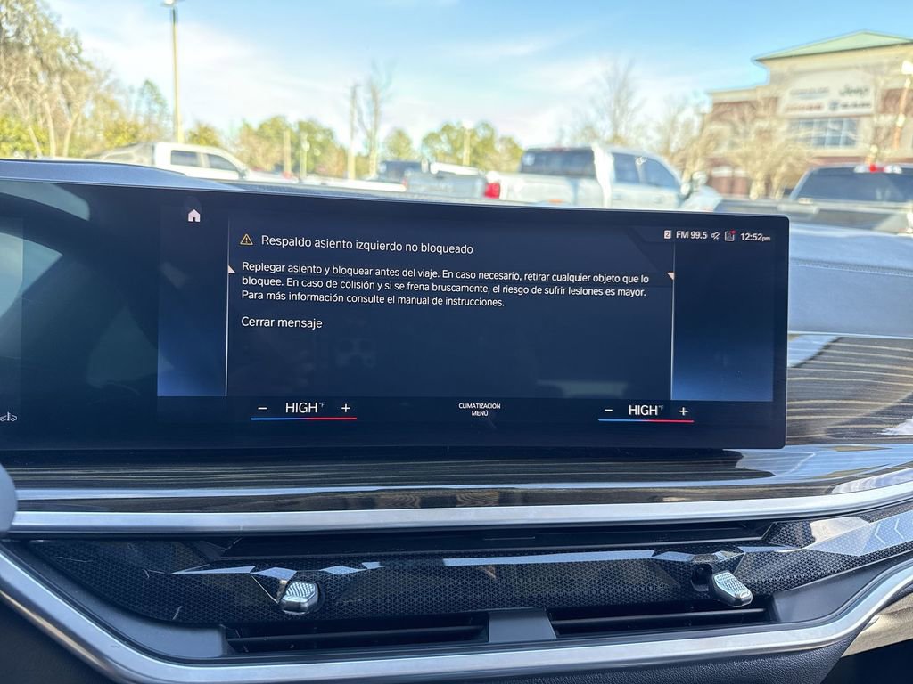 Used 2023 BMW X7 xDrive40i image 21