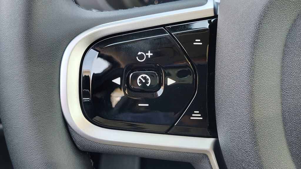 New 2026 Volvo XC60 B5 Plus w/ Climate Package AWD/4WD image 14