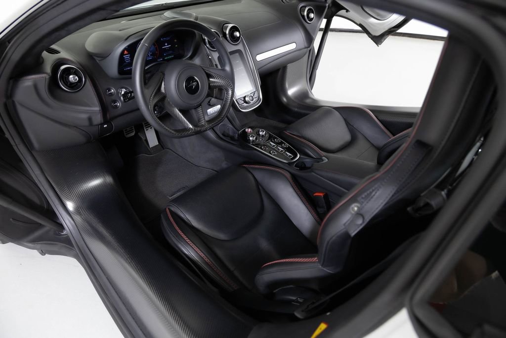 Used 2022 McLaren GT image 24