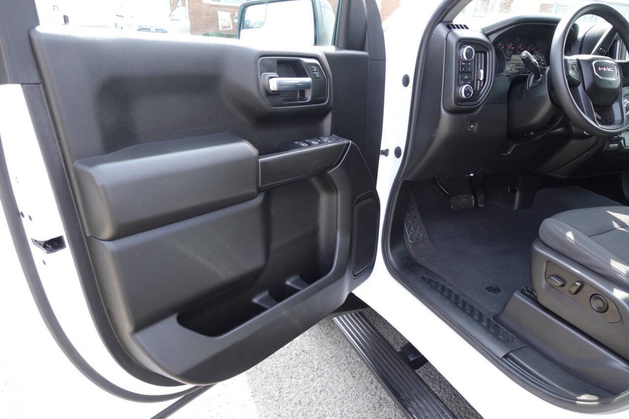 Used 2023 GMC Sierra 1500 Pro w/ Graphite Edition AWD/4WD image 16