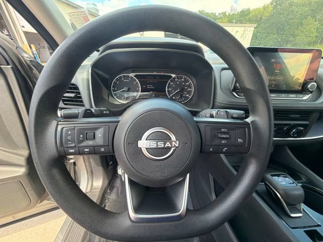 Used 2024 Nissan Rogue S AWD/4WD image 27