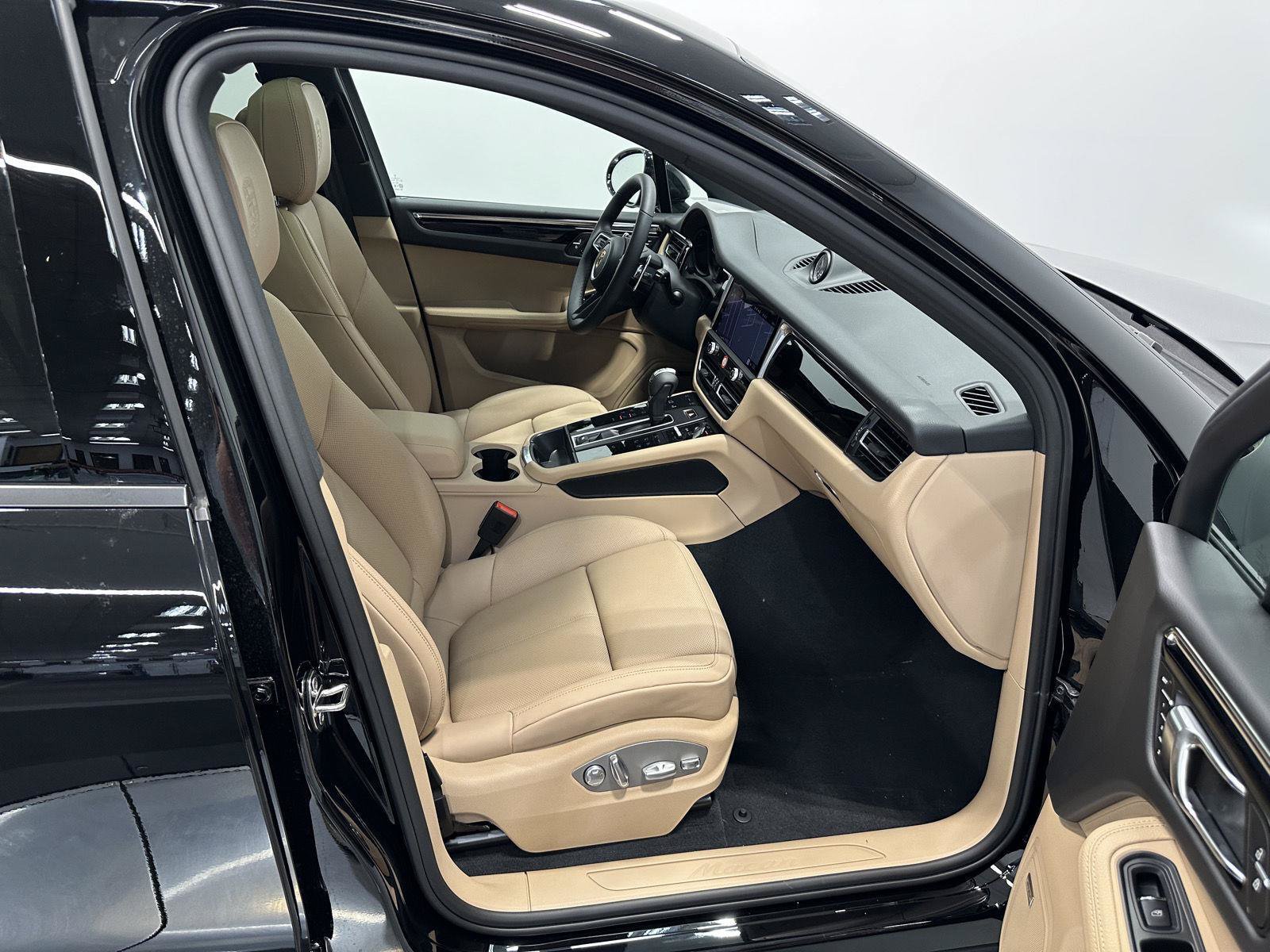 New 2026 Porsche Macan AWD/4WD image 43