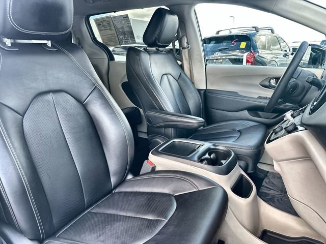 Used 2024 Chrysler Pacifica Touring-L image 28