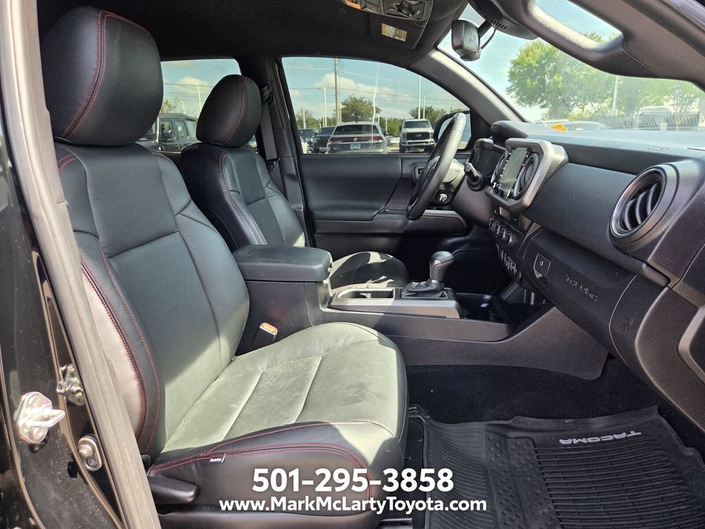 Used 2023 Toyota Tacoma TRD Off-Road w/ Technology Package AWD/4WD image 18