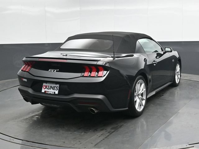 Used 2025 Ford Mustang GT Premium RWD image 3