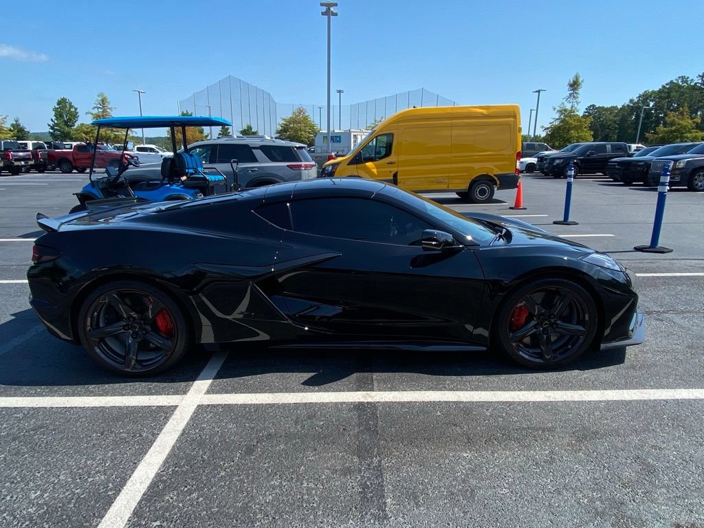 Used 2025 Chevrolet Corvette Z06 RWD image 8