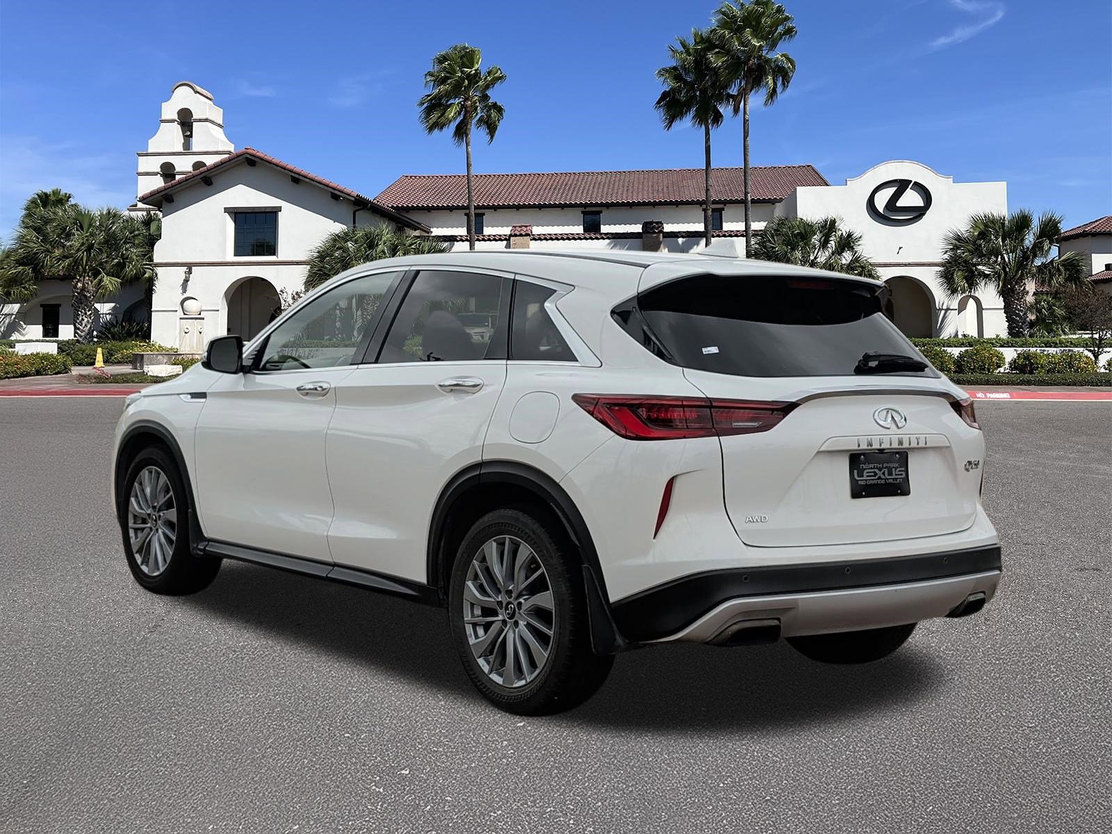 Used 2023 INFINITI QX50 Pure AWD/4WD image 4