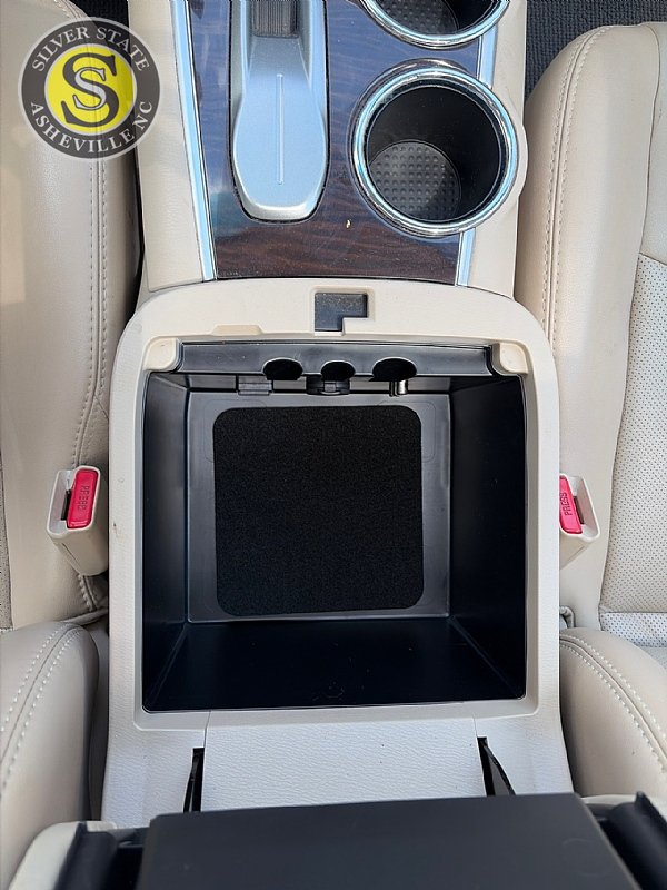 Used 2014 Nissan Pathfinder Platinum w/ Platinum Premium Package FWD image 26