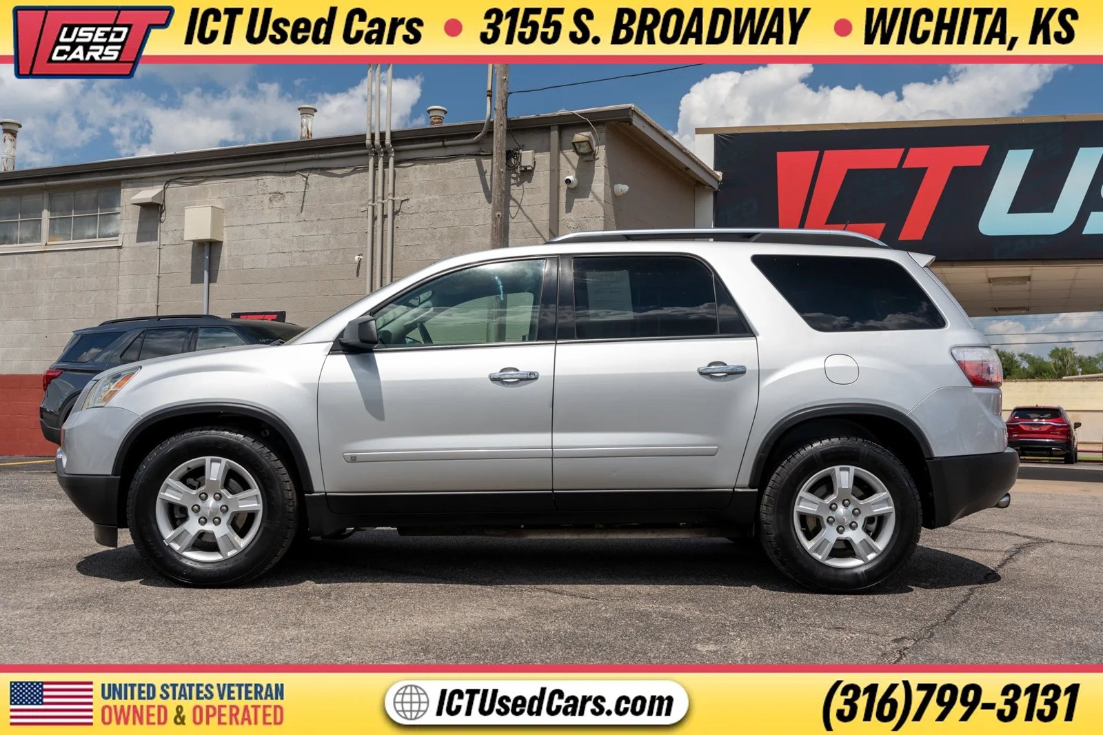 Used 2009 GMC Acadia SLE w/ Preferred Package FWD image 2