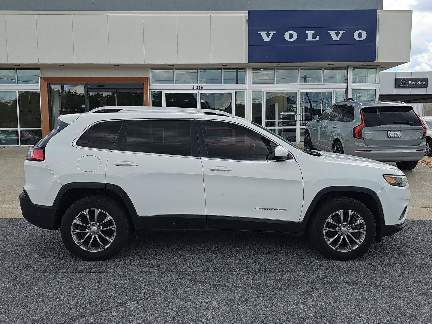 Used 2019 Jeep Cherokee Latitude Plus w/ Comfort/Convenience Group AWD/4WD image 8