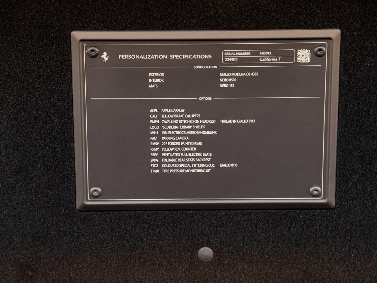 Used 2018 Ferrari California T image 32