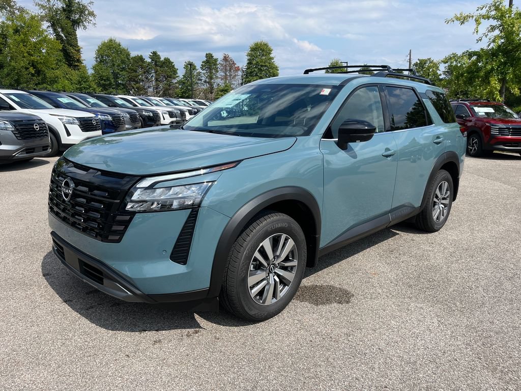 New 2026 Nissan Pathfinder SL FWD image 3