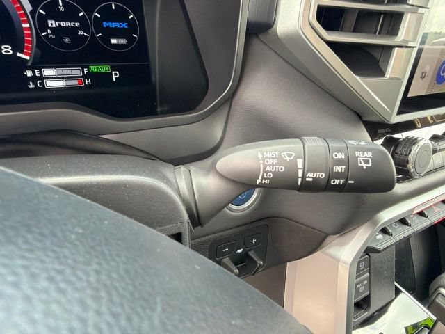 Used 2024 Toyota Sequoia Platinum AWD/4WD image 32