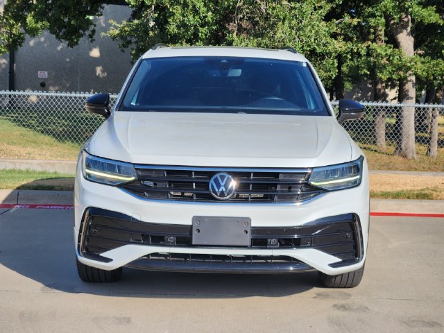 Used 2023 Volkswagen Tiguan SE R-Line FWD image 11