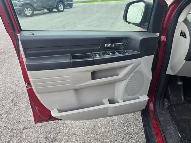 Used 2008 Dodge Grand Caravan SE FWD image 9