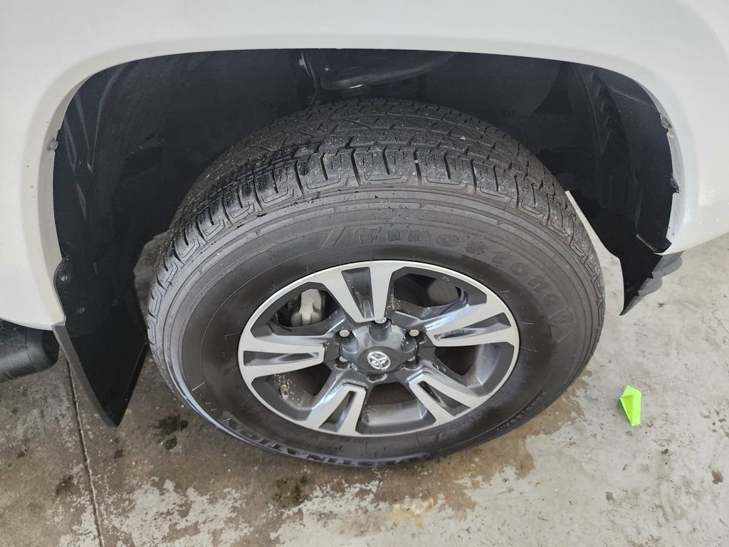 Used 2018 Toyota Tacoma TRD Sport w/ Exterior Package AWD/4WD image 39