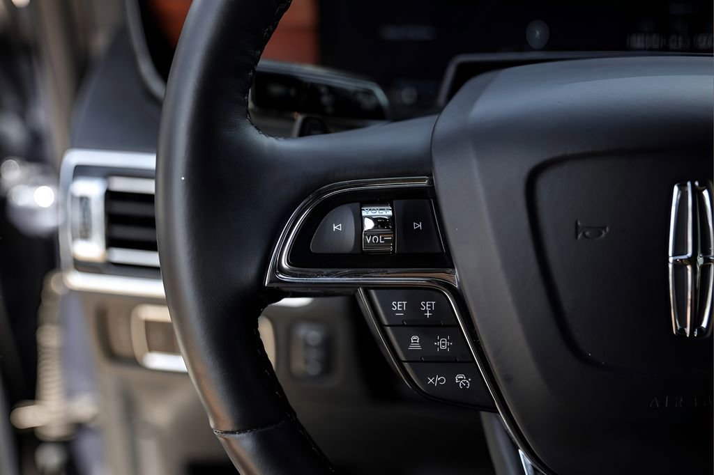 Used 2023 Lincoln Navigator L Reserve AWD/4WD image 14
