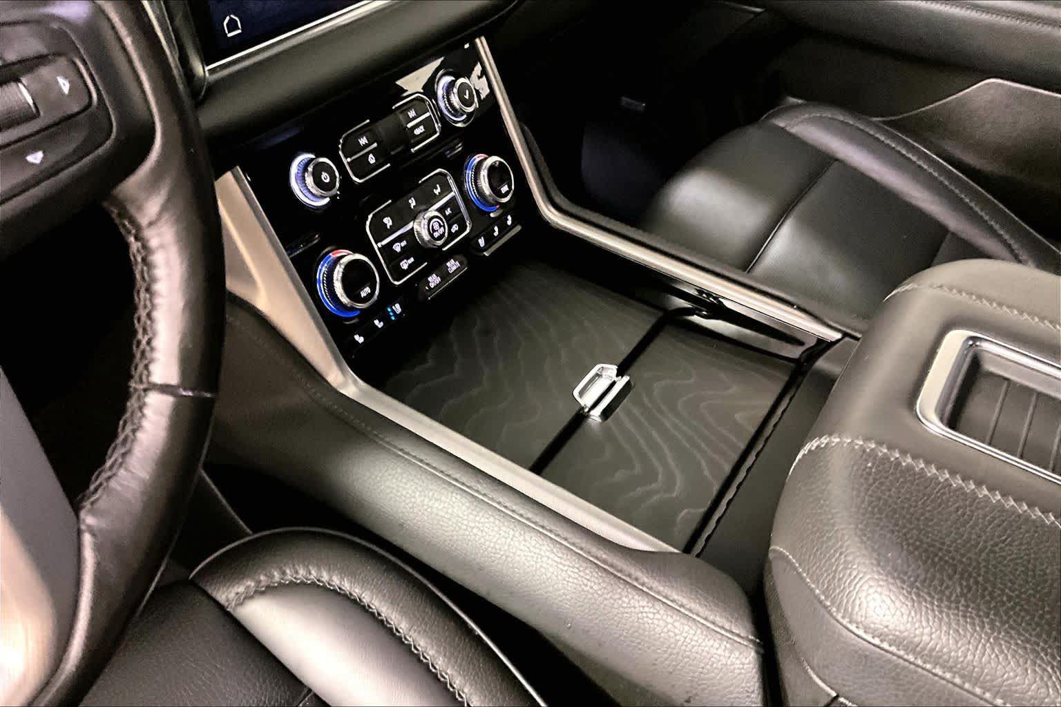 Used 2022 GMC Yukon Denali AWD/4WD image 14