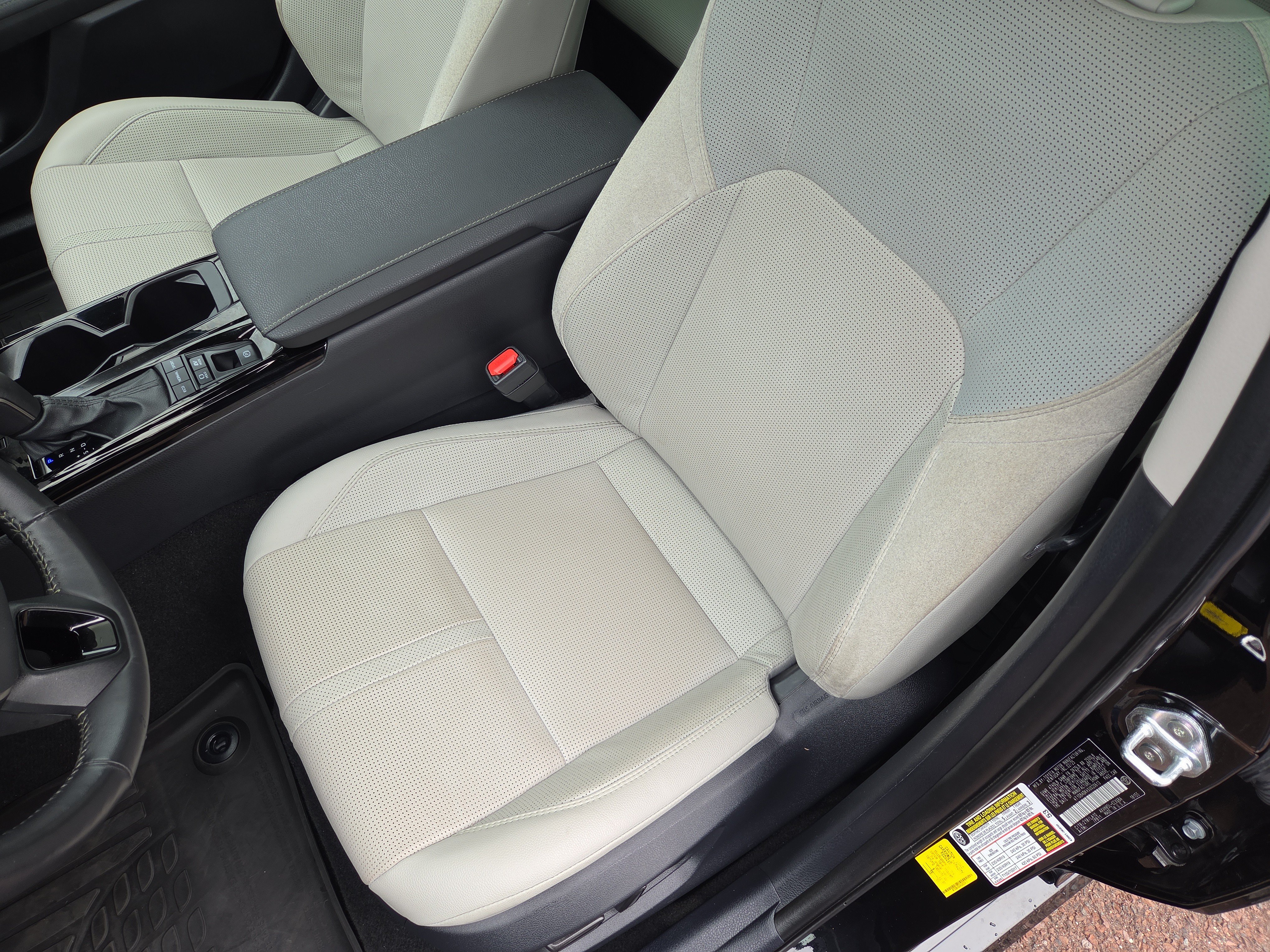 Certified 2025 Toyota Camry XLE w/ Premium Plus Package AWD/4WD image 13