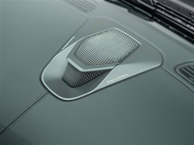 Used 2025 Aston Martin V8 Vantage Coupe RWD image 32