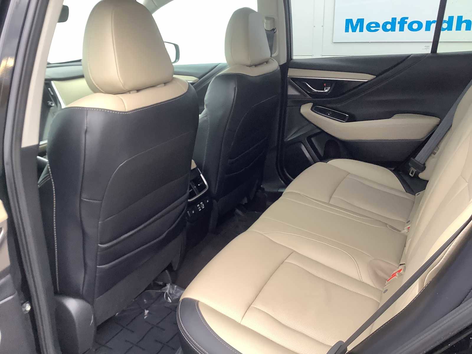 Used 2025 Subaru Outback Limited image 12