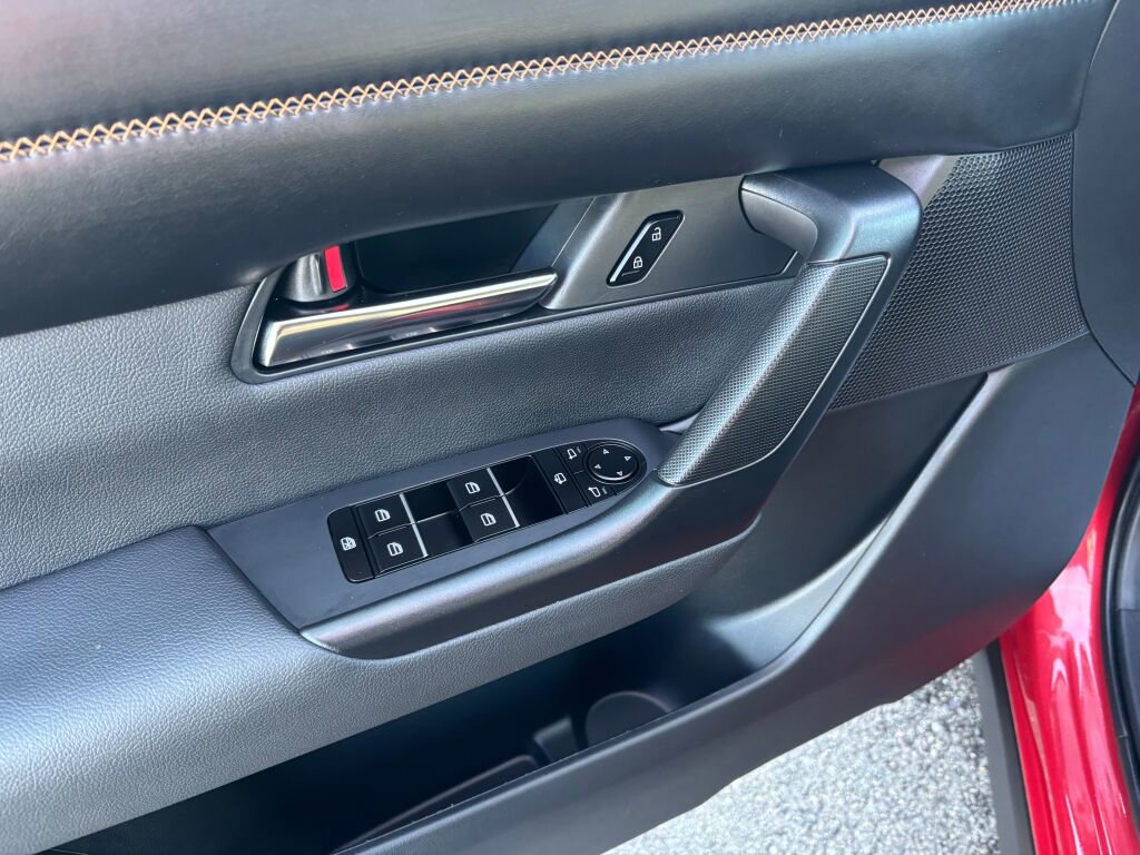 Certified 2025 MAZDA CX-50 AWD 2.5 S w/ Cargo Package image 18