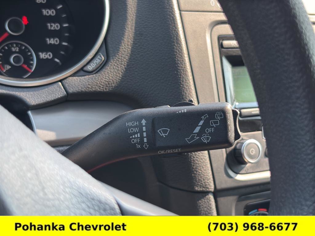 Used 2012 Volkswagen Golf 2-Door FWD image 11