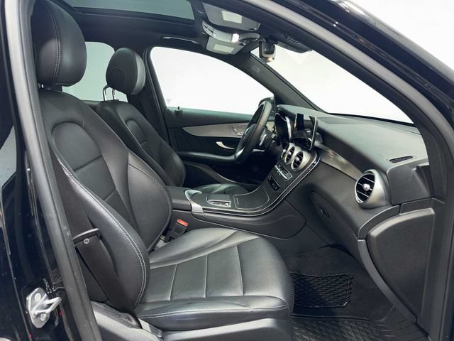 Used 2020 Mercedes-Benz GLC 300 image 9