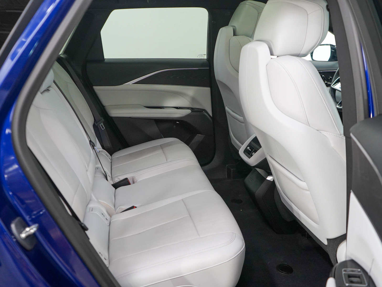 Used 2024 Cadillac Lyriq Sport w/ LPO, Floor Liner Package AWD/4WD image 11
