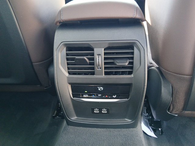New 2026 BMW 330i Sedan w/ M Sport Package RWD image 12
