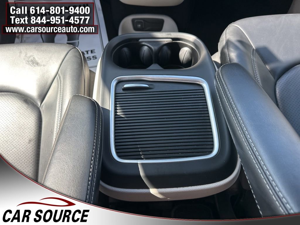 Used 2023 Chrysler Pacifica Touring-L image 13