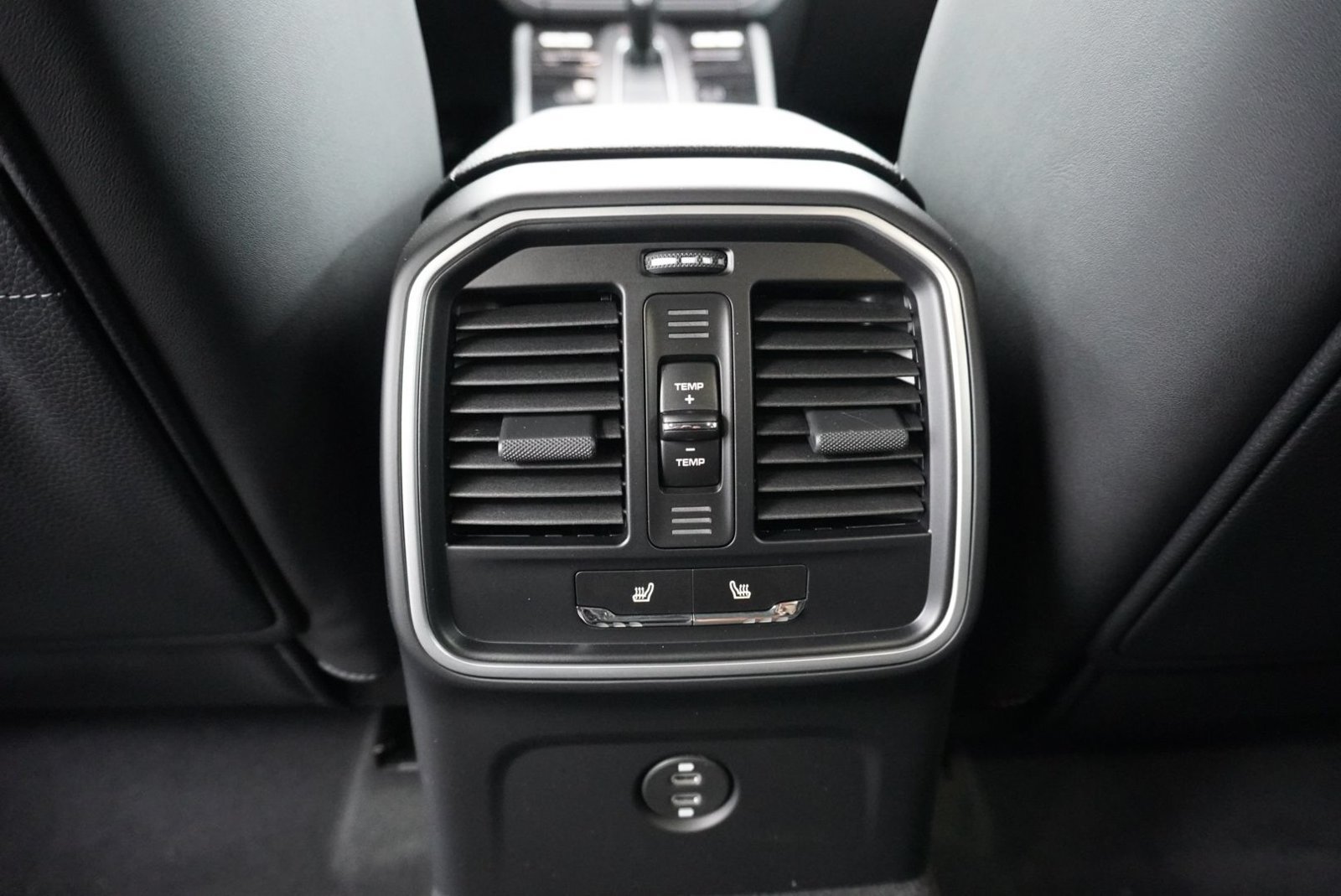 New 2026 Porsche Macan AWD/4WD image 14