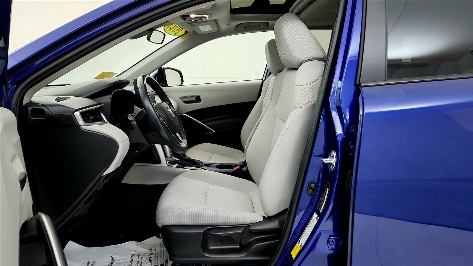 Certified 2023 Toyota Corolla Cross LE w/ Moonroof Package image 23