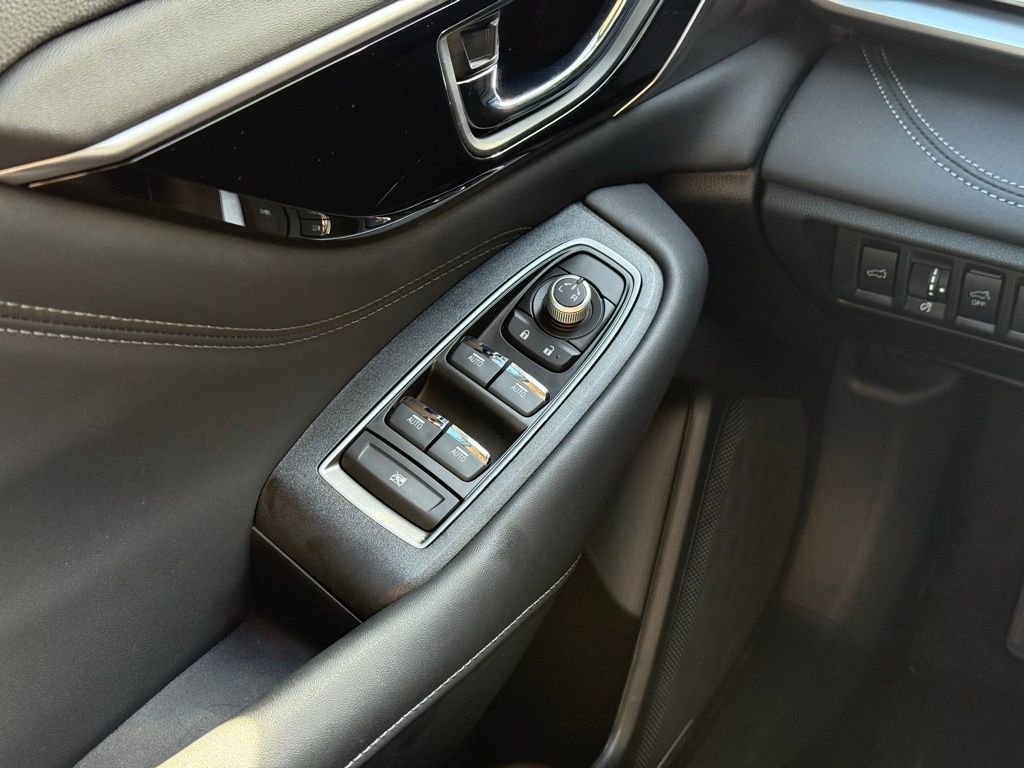 Certified 2025 Subaru Outback Limited image 8