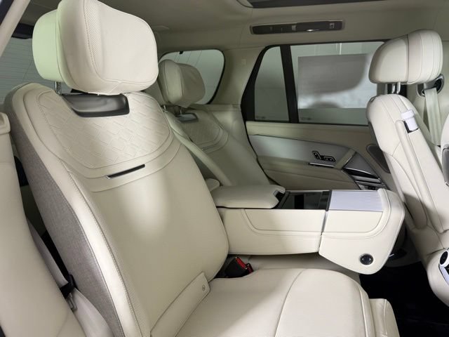 New 2026 Land Rover Range Rover SV AWD/4WD image 31