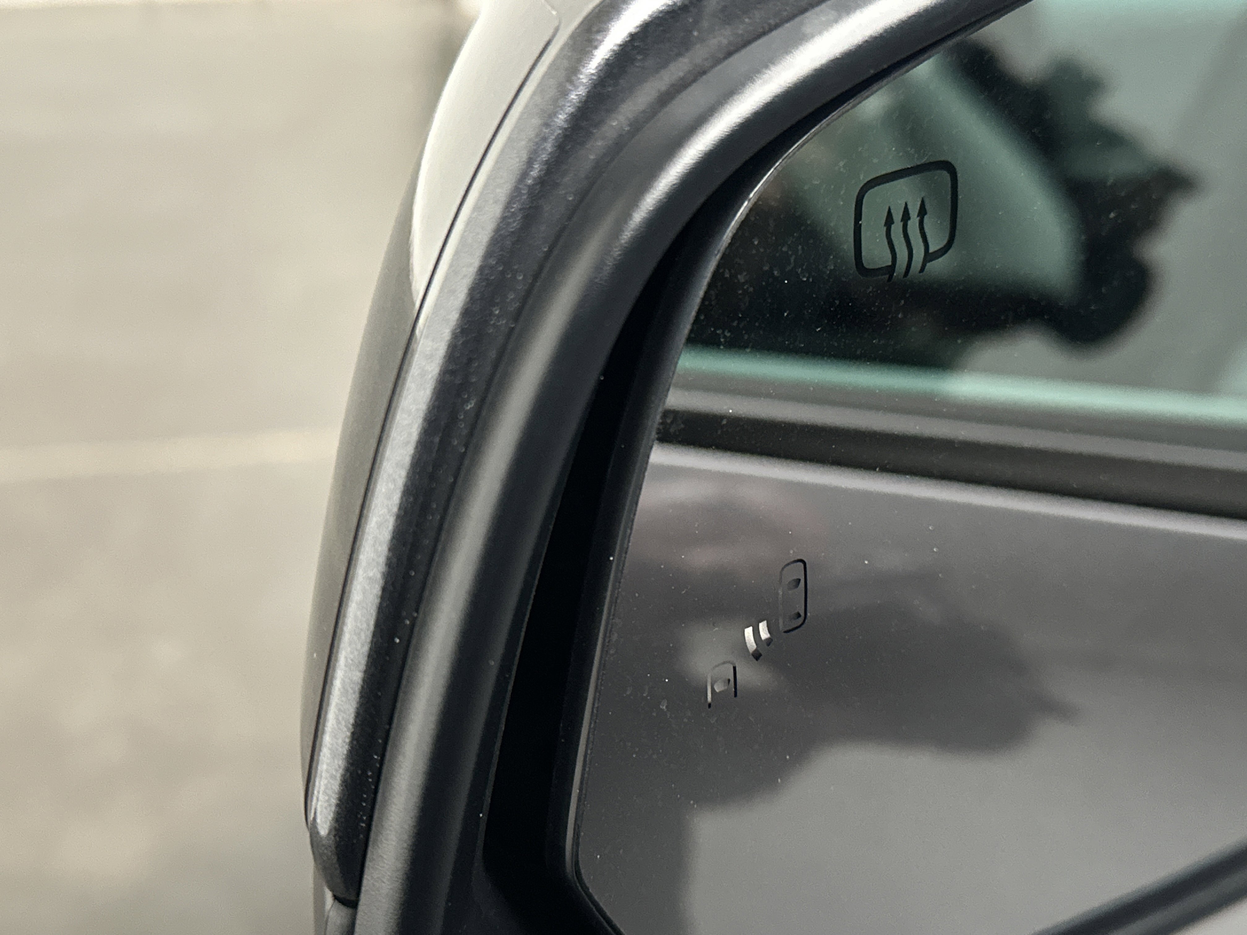 Used 2025 Toyota Sienna LE image 5