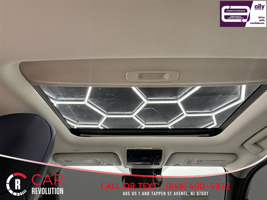 Used 2022 Lexus UX 250h w/ Premium Package AWD/4WD image 30