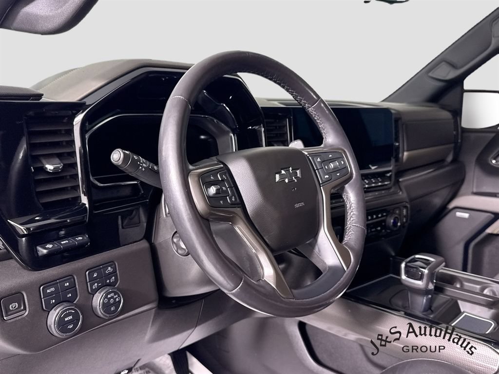 Used 2023 Chevrolet Silverado 1500 ZR2 w/ Technology Package AWD/4WD image 9