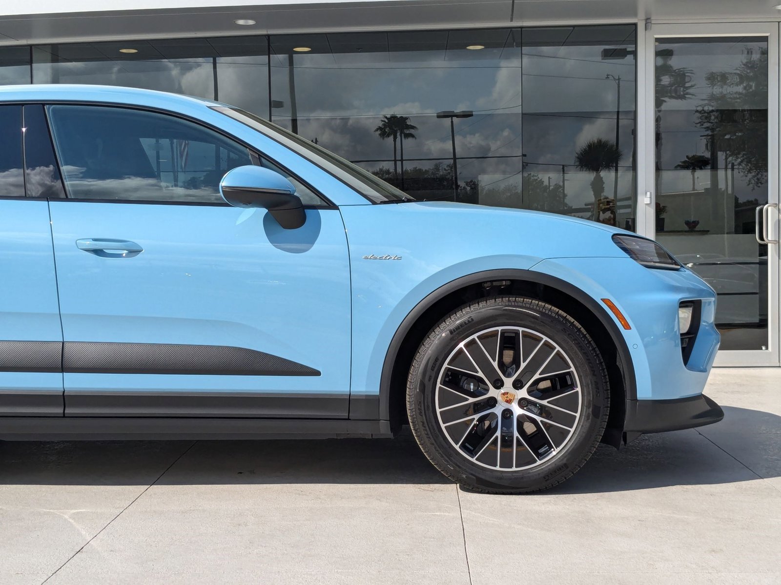 New 2025 Porsche Macan Electric image 10