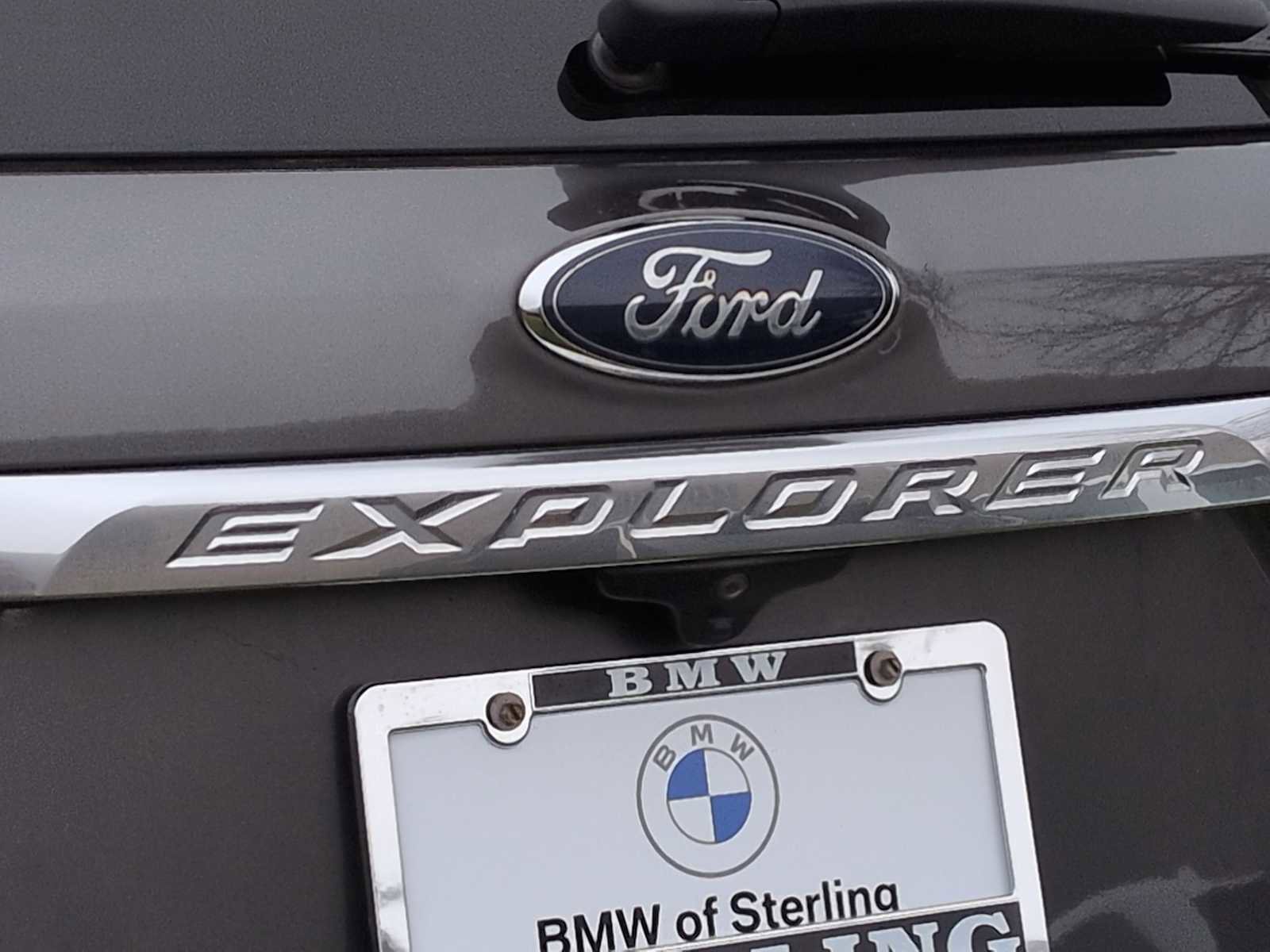 Used 2017 Ford Explorer Platinum image 13