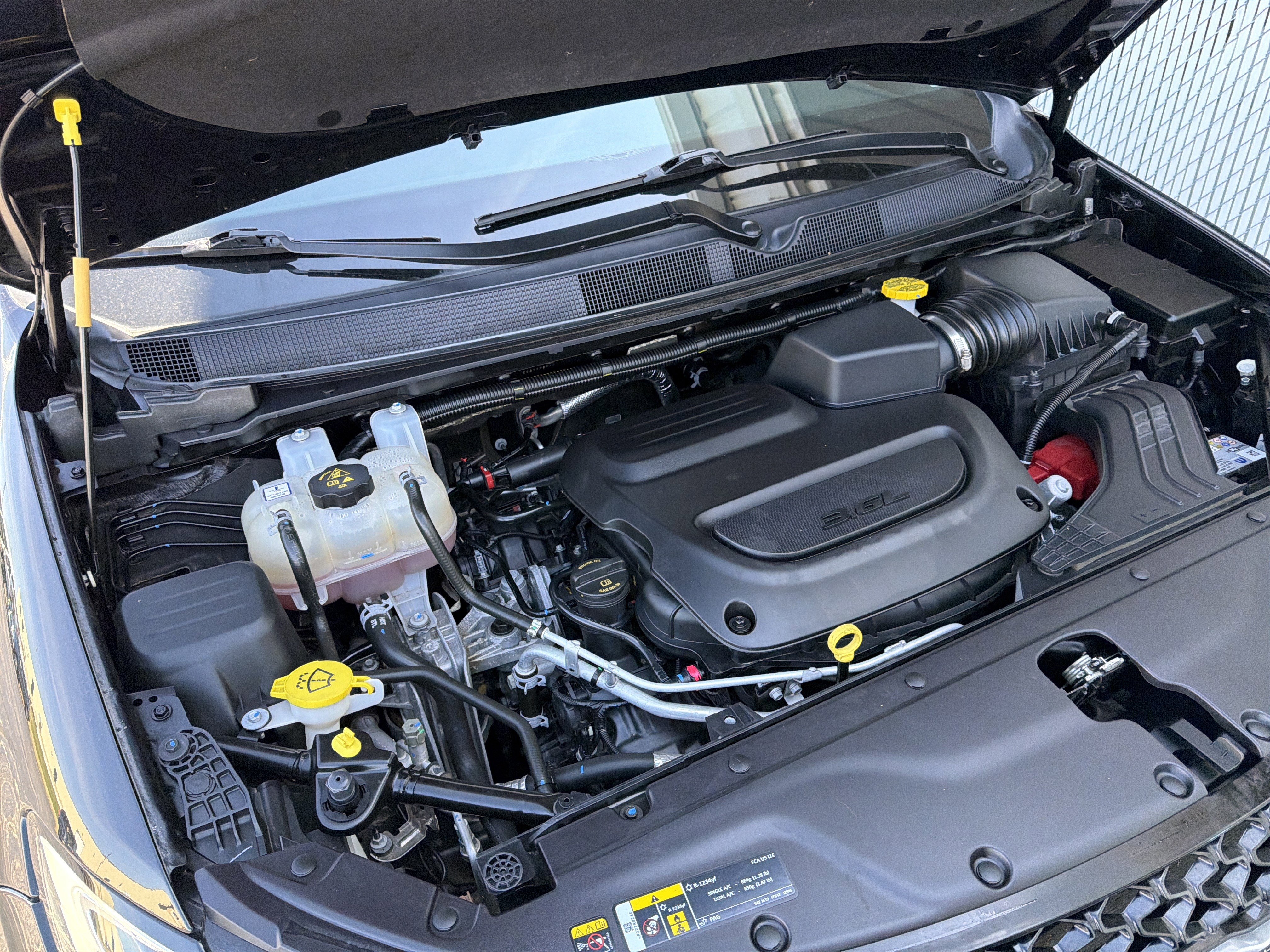 Used 2025 Chrysler Pacifica Select FWD image 50