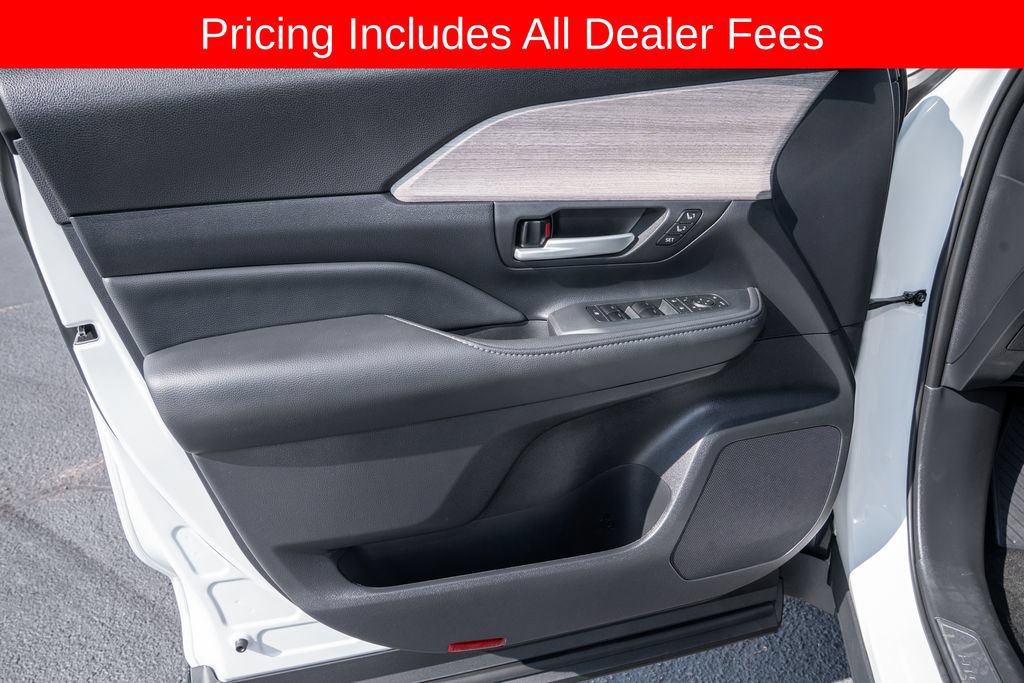 Certified 2026 Toyota Grand Highlander FWD image 14