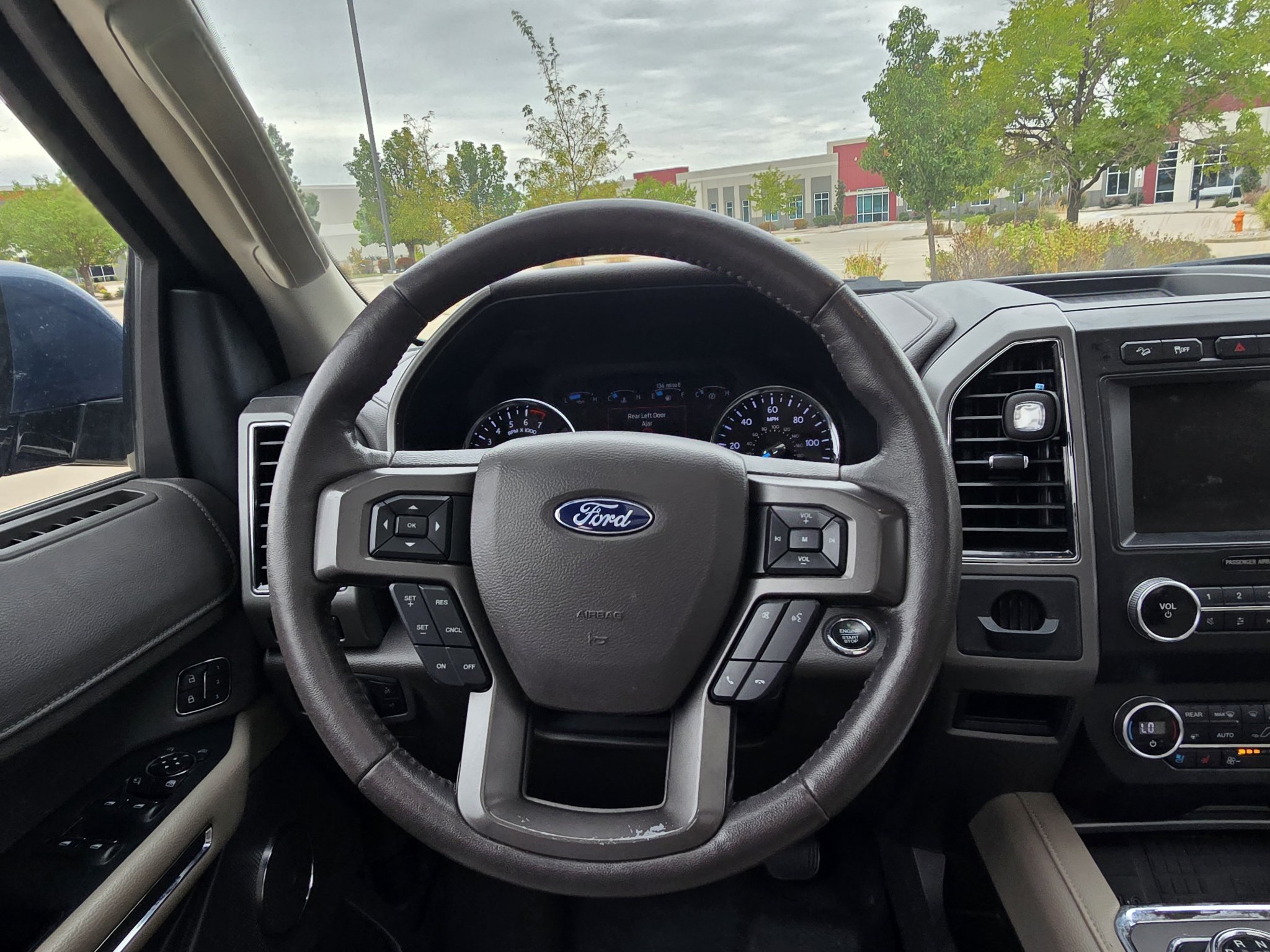 Used 2020 Ford Expedition Max XLT w/ Equipment Group 202A AWD/4WD image 30