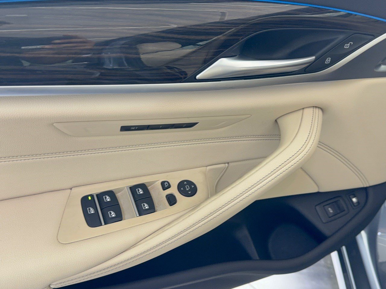 Used 2022 BMW 530e w/ Convenience Package RWD image 15